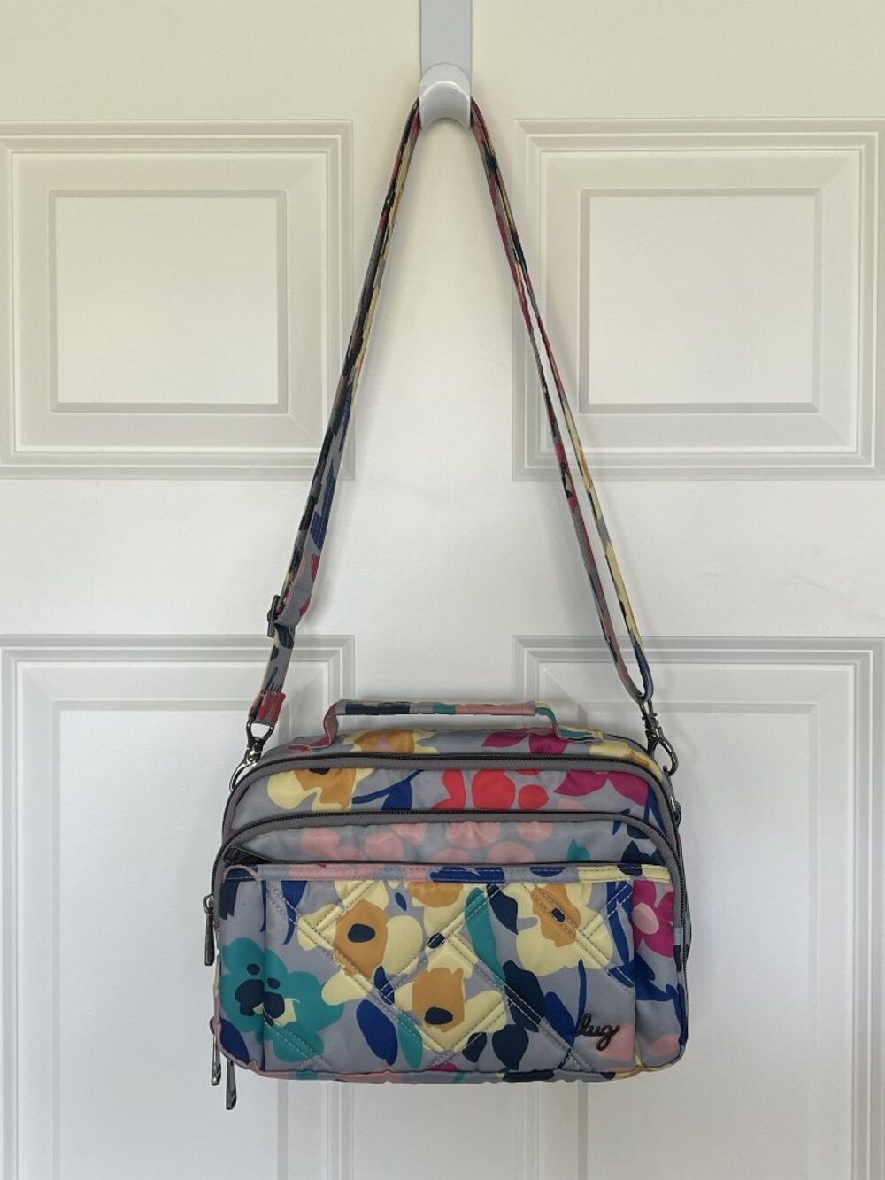 Lug Scoop SE Crossbody Bag Floral Print Travel Bag Organization RFID EUC